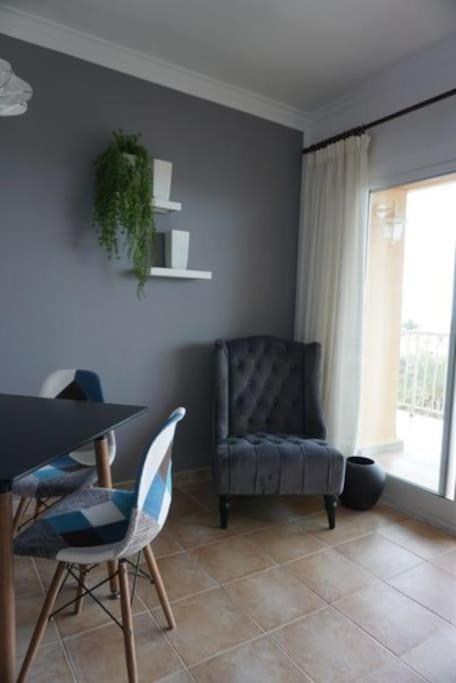 Appartement Penthouse 80qm, Zusaetzlich 80 Qm Private Terrasse, 60 M Zum *